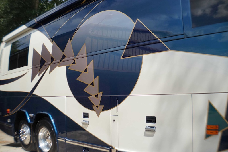 2002 Prevost Featherlite H3-45 For Sale