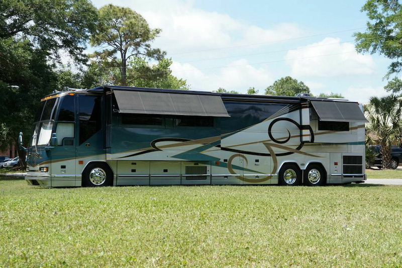 2002 Prevost Featherlite H3-45 For Sale