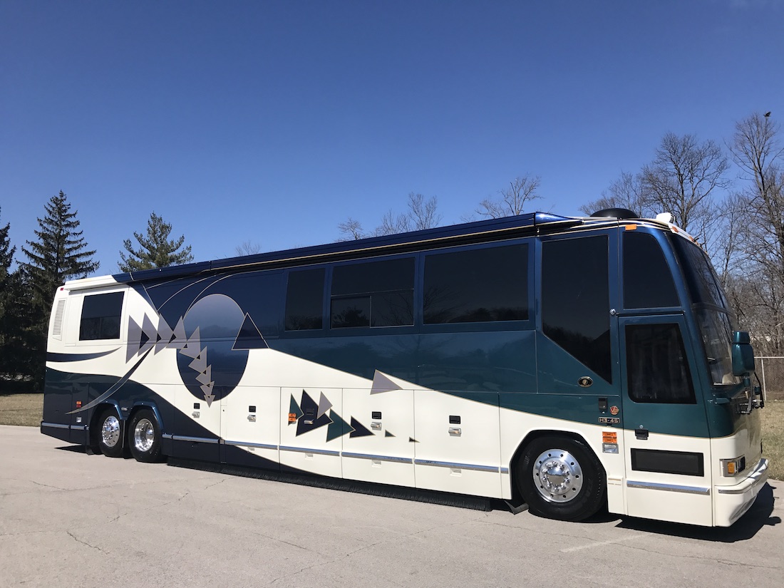 2002 Prevost Featherlite H3-45 For Sale