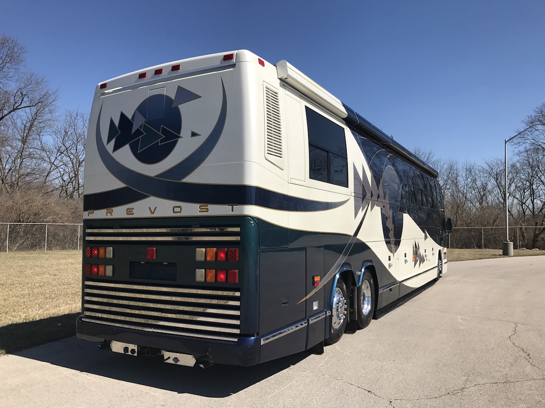 2002 Prevost Featherlite H3-45 For Sale