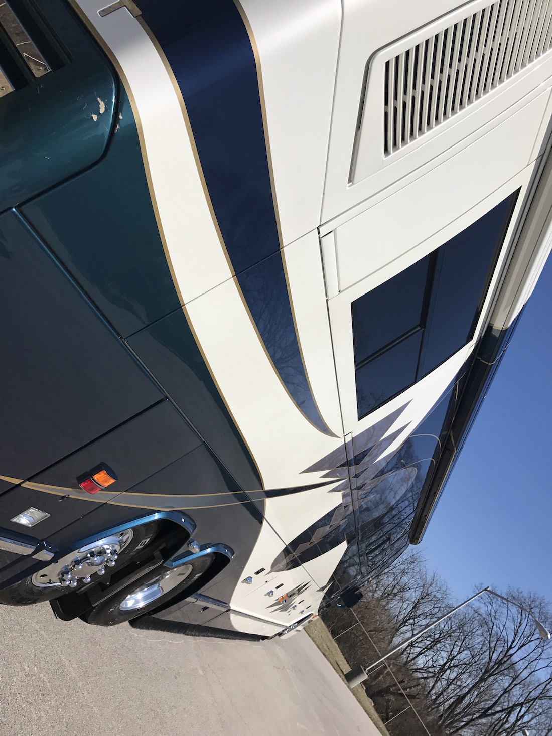 2002 Prevost Featherlite H3-45 For Sale