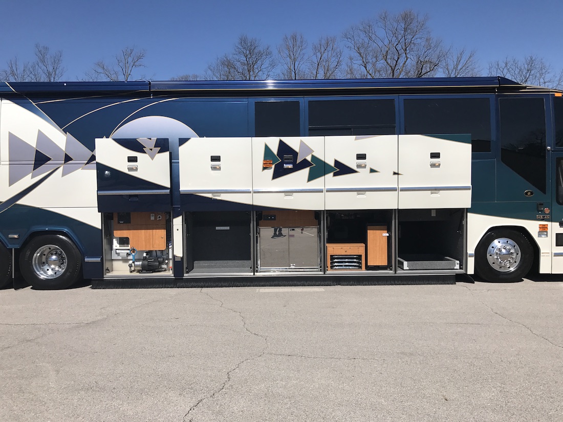 2002 Prevost Featherlite H3-45 For Sale