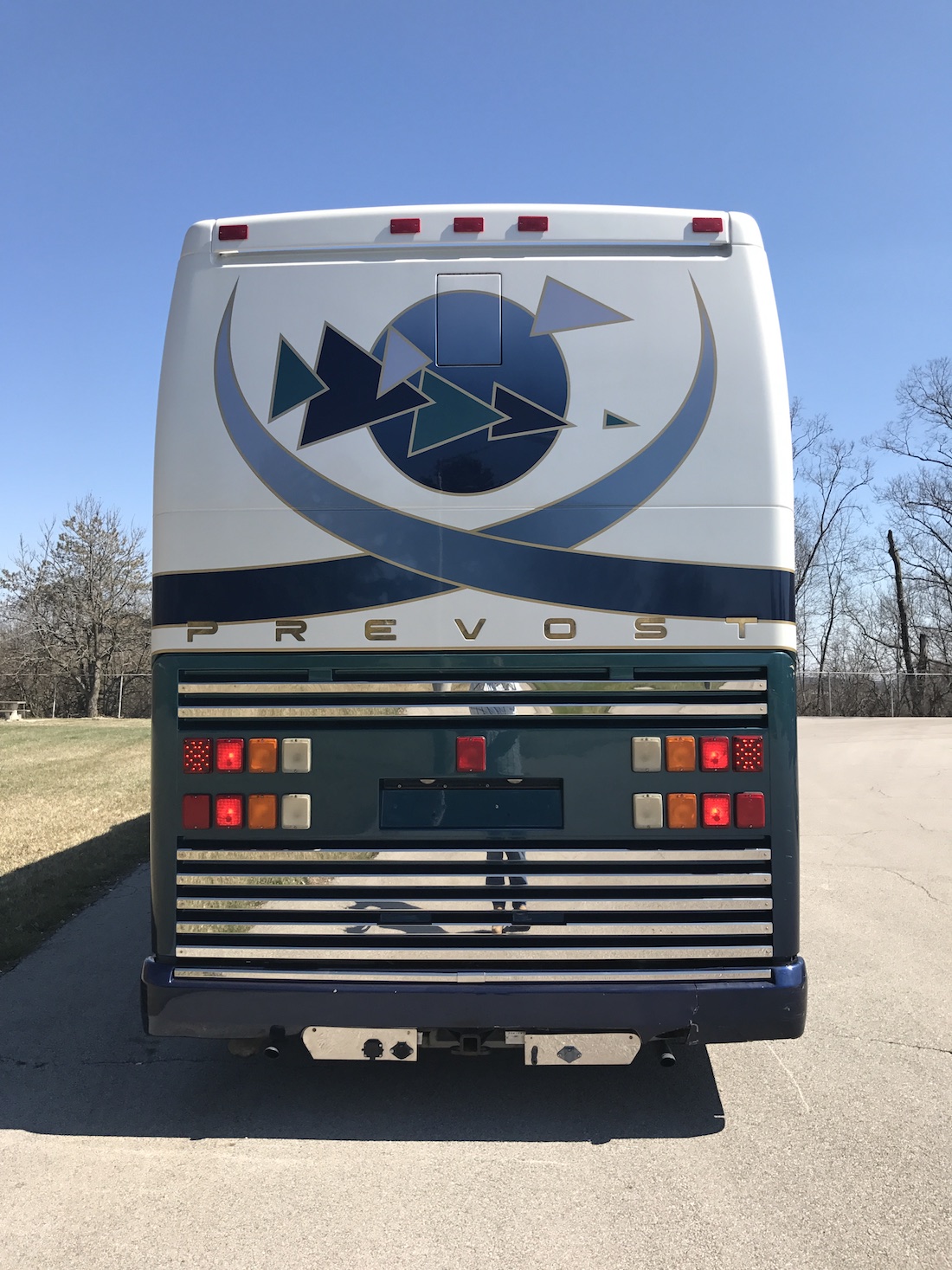 2002 Prevost Featherlite H3-45 For Sale