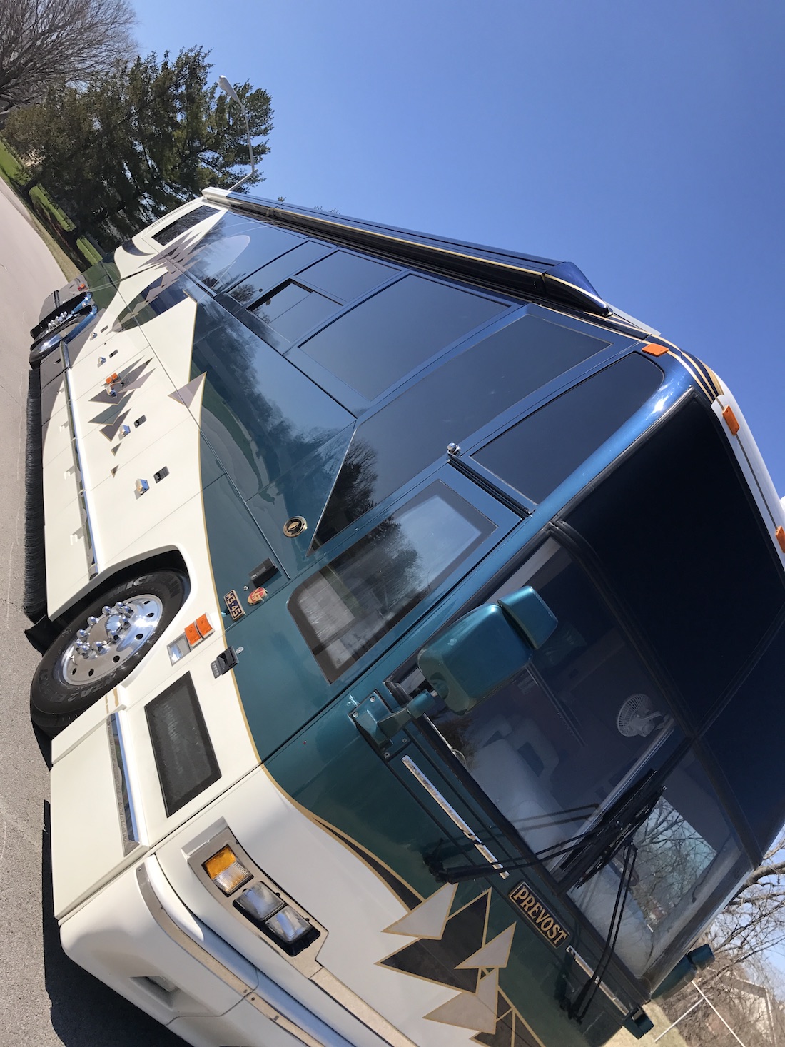 2002 Prevost Featherlite H3-45 For Sale