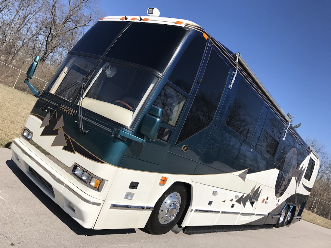 2002 Prevost Featherlite H3-45 For Sale