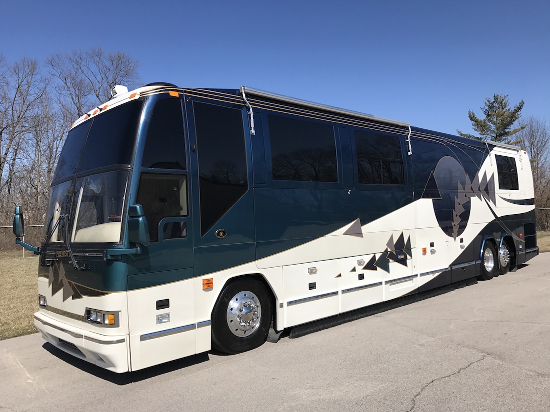 2002 Prevost Featherlite H3-45 For Sale