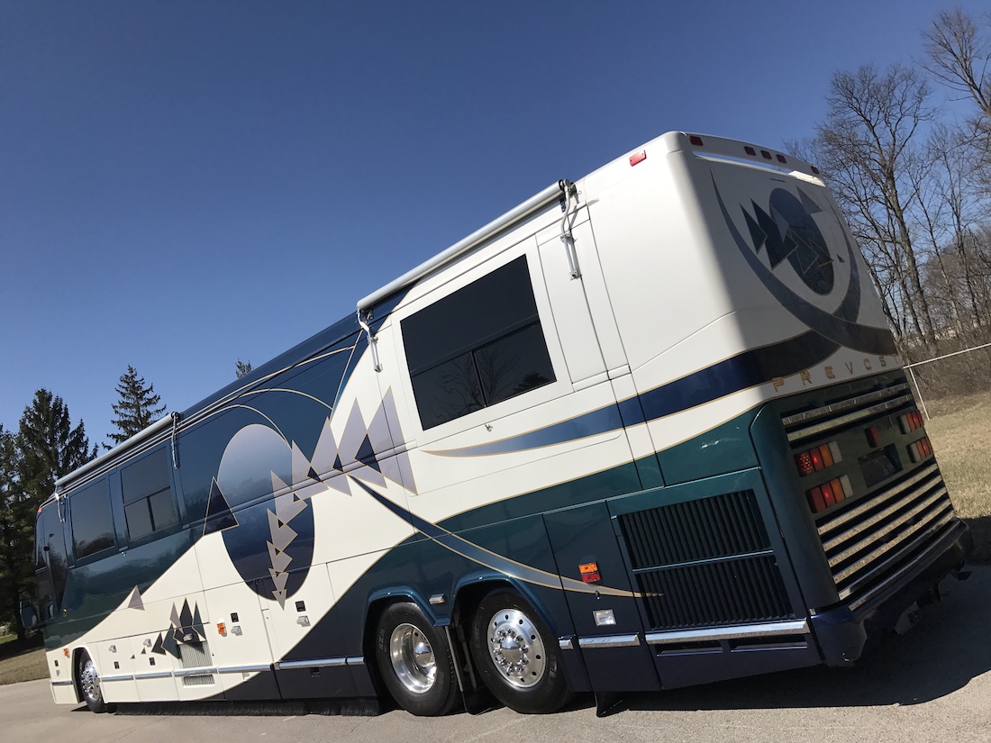 2002 Prevost Featherlite H3-45 For Sale