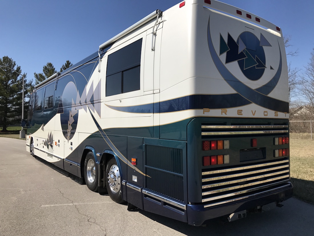 2002 Prevost Featherlite H3-45 For Sale