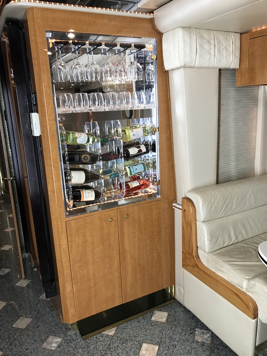 2002 Prevost Featherlite H3-45 For Sale