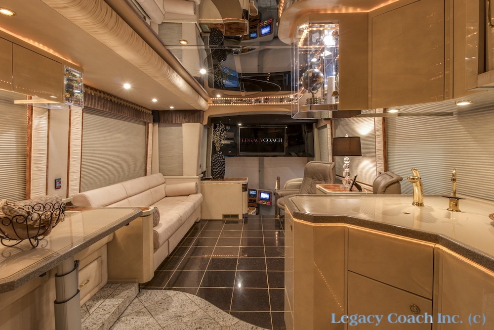 2002 Prevost Featherlite H3-45 For Sale