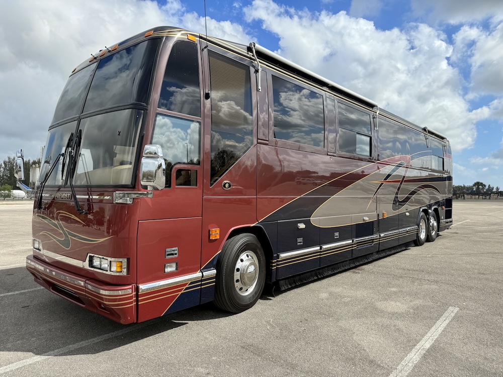 2002 Prevost Featherlite H3-45 For Sale