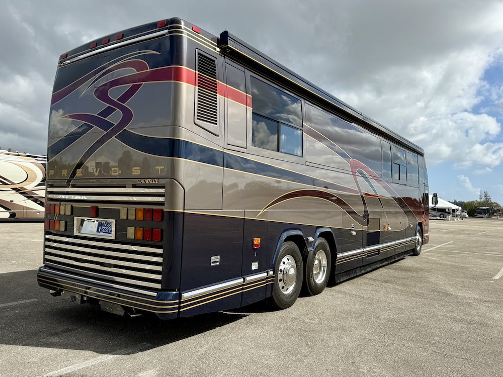 2002 Prevost Featherlite H3-45 For Sale