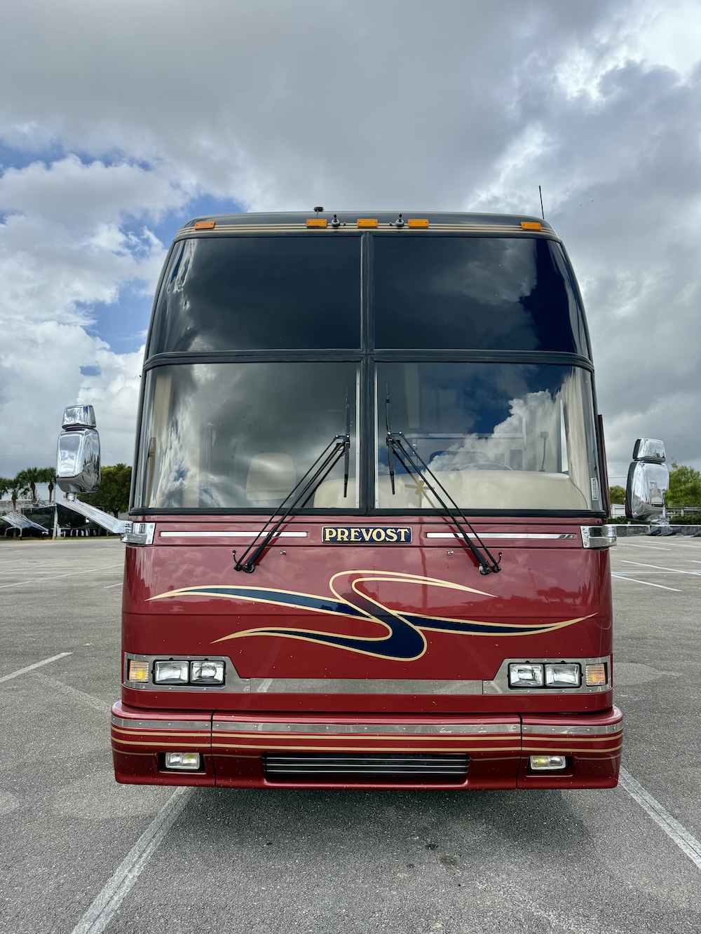 2002 Prevost Featherlite H3-45 For Sale