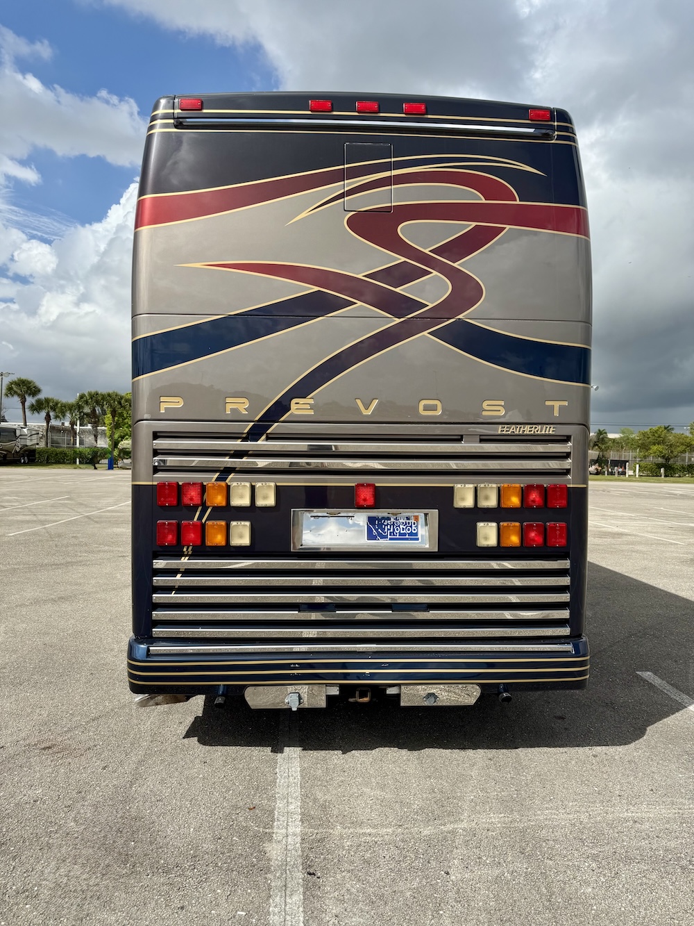 2002 Prevost Featherlite H3-45 For Sale