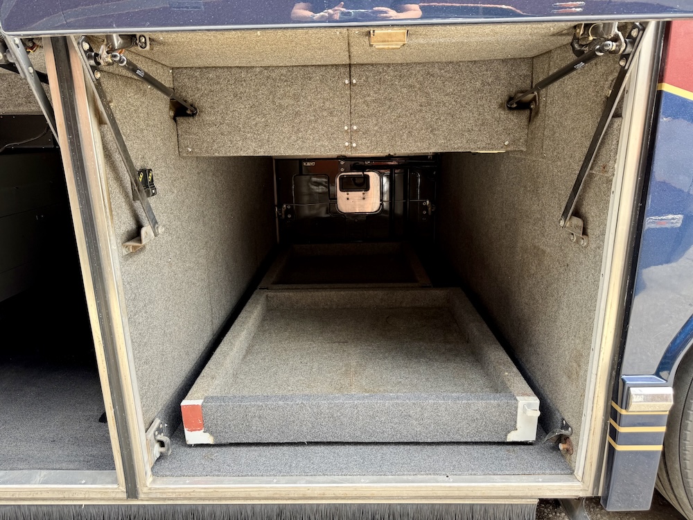 2002 Prevost Featherlite H3-45 For Sale