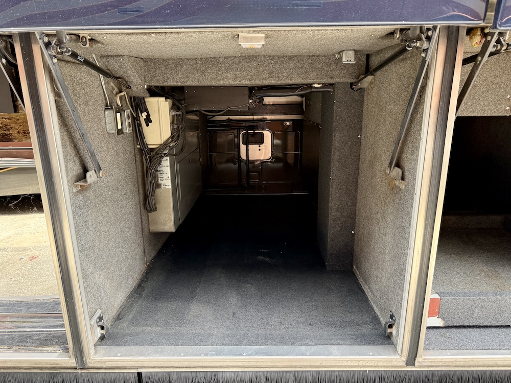 2002 Prevost Featherlite H3-45 For Sale