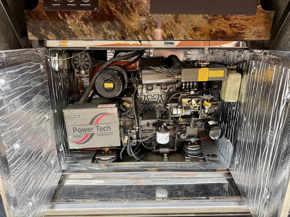 2002 Prevost Featherlite H3-45 For Sale
