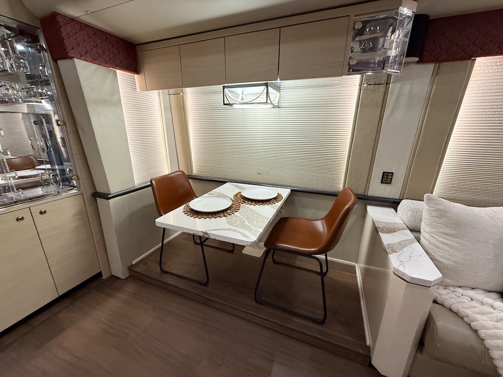 2002 Prevost Featherlite H3-45 For Sale