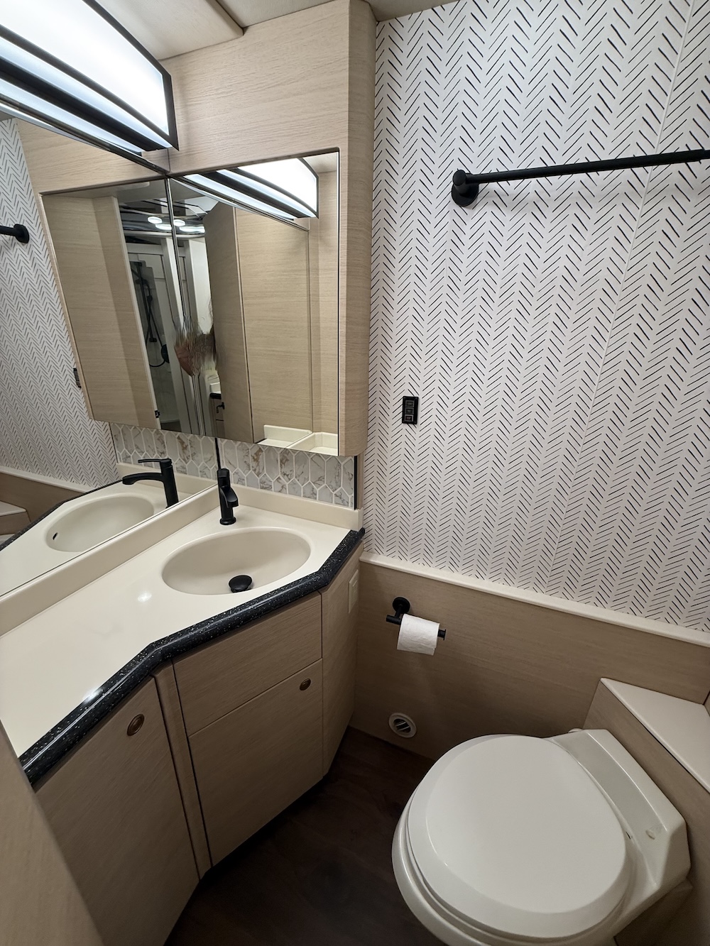 2002 Prevost Featherlite H3-45 For Sale
