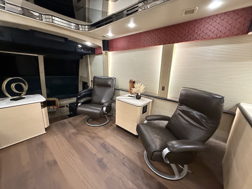 2002 Prevost Featherlite H3-45 For Sale