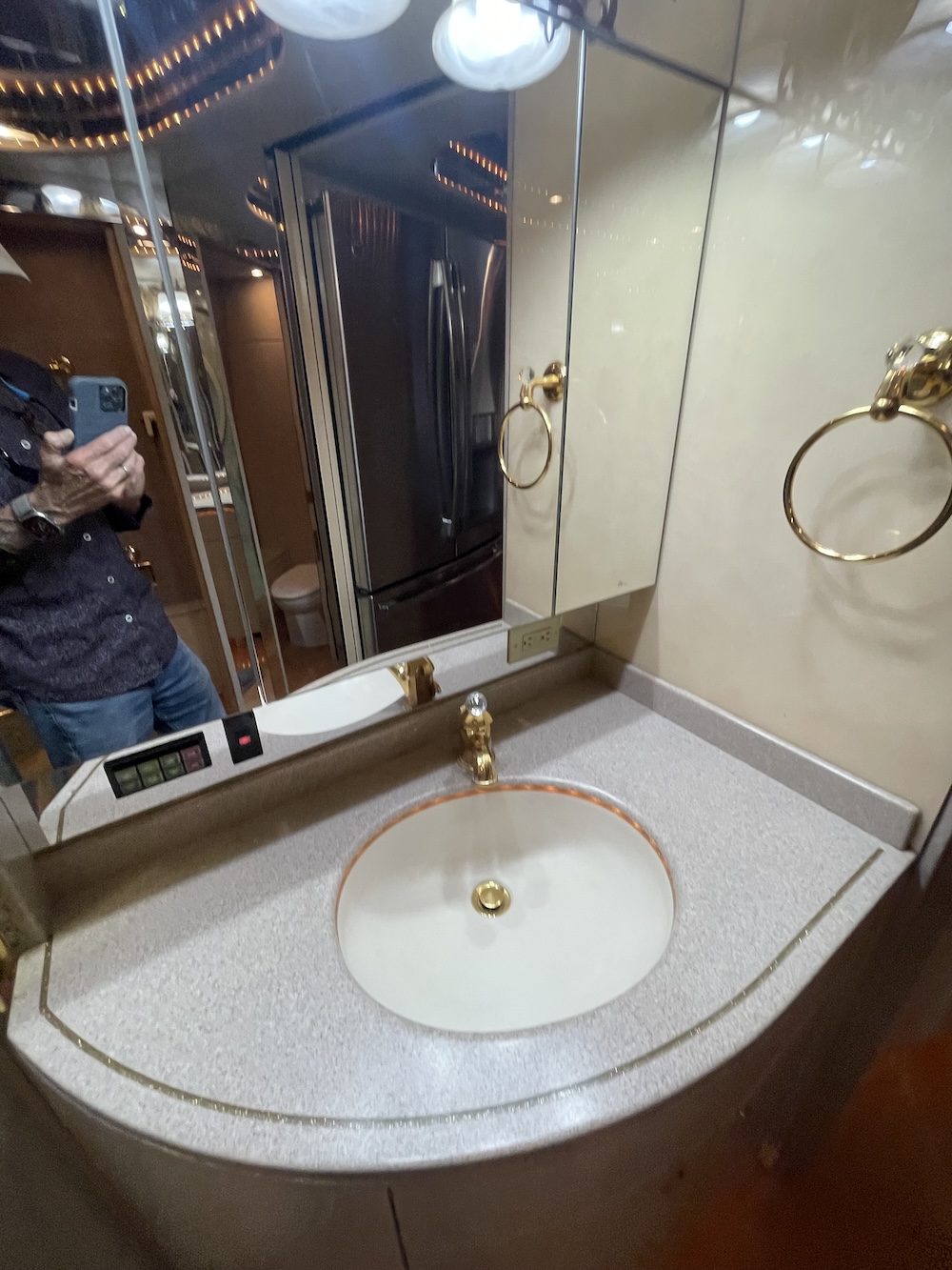 2002 Prevost Featherlite H3-45 For Sale