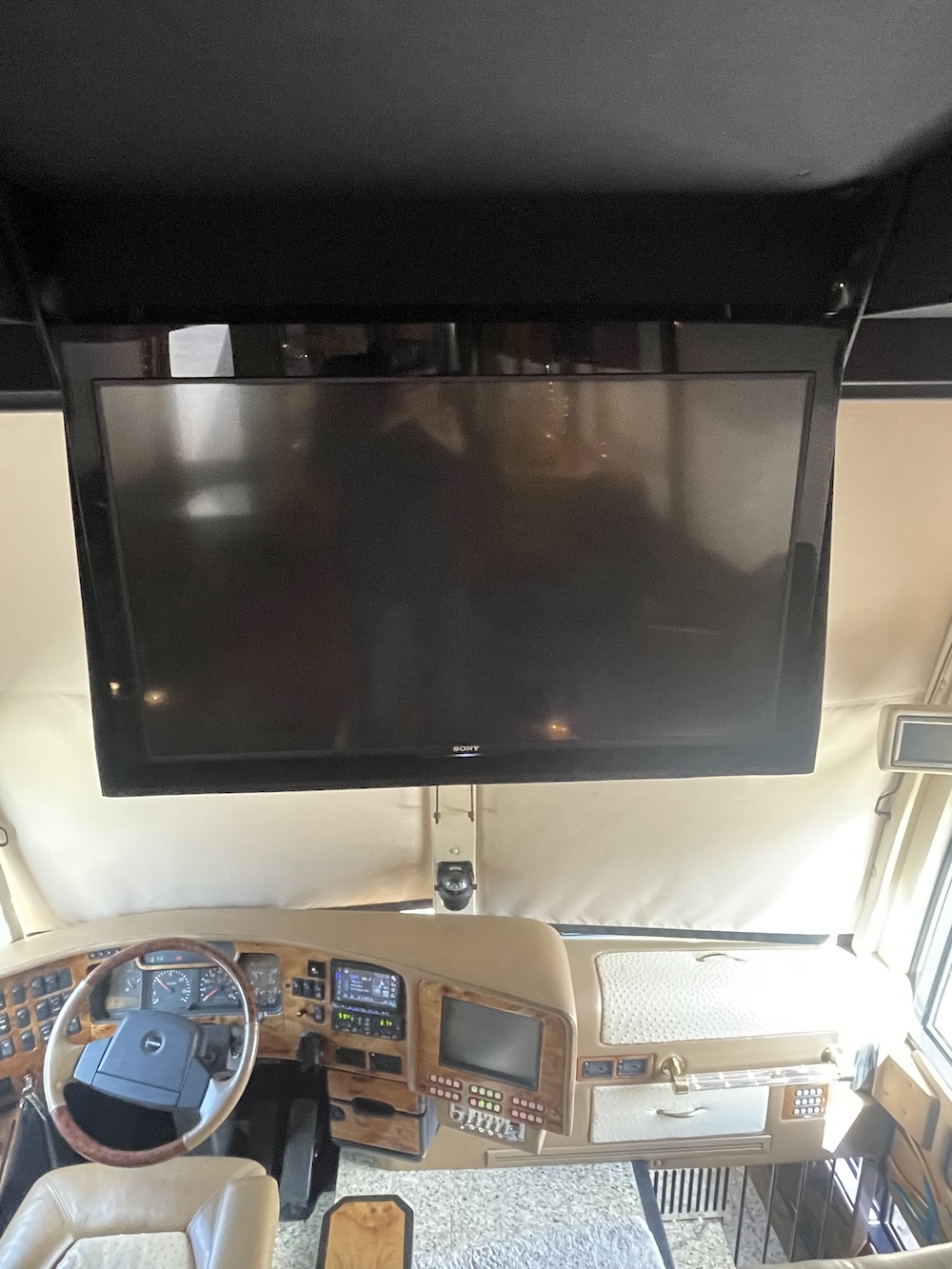 2002 Prevost Featherlite H3-45 For Sale