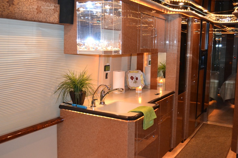2002 Prevost Featherlite H3-45 For Sale