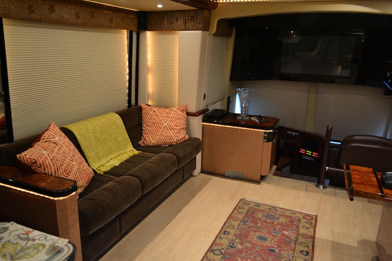 2002 Prevost Featherlite H3-45 For Sale