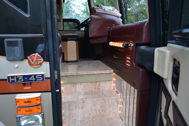 2002 Prevost Featherlite H3-45 For Sale