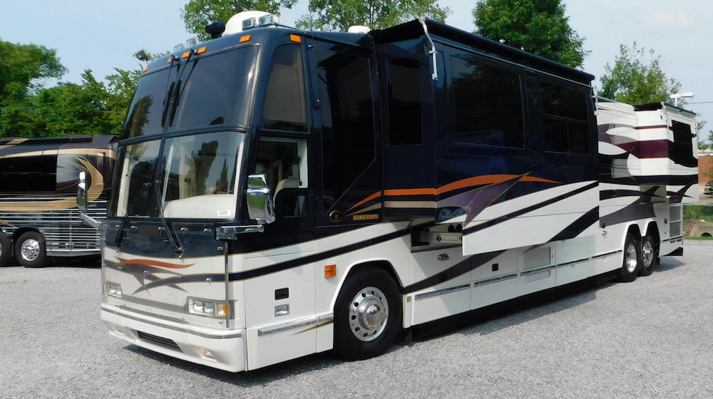 2002 Prevost Featherlite H3-45 For Sale