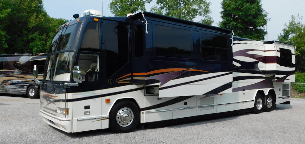2002 Prevost Featherlite H3-45 For Sale