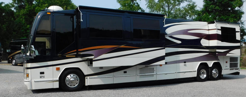 2002 Prevost Featherlite H3-45 For Sale