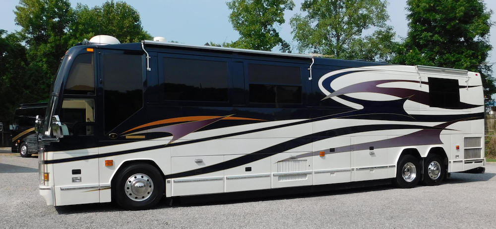 2002 Prevost Featherlite H3-45 For Sale