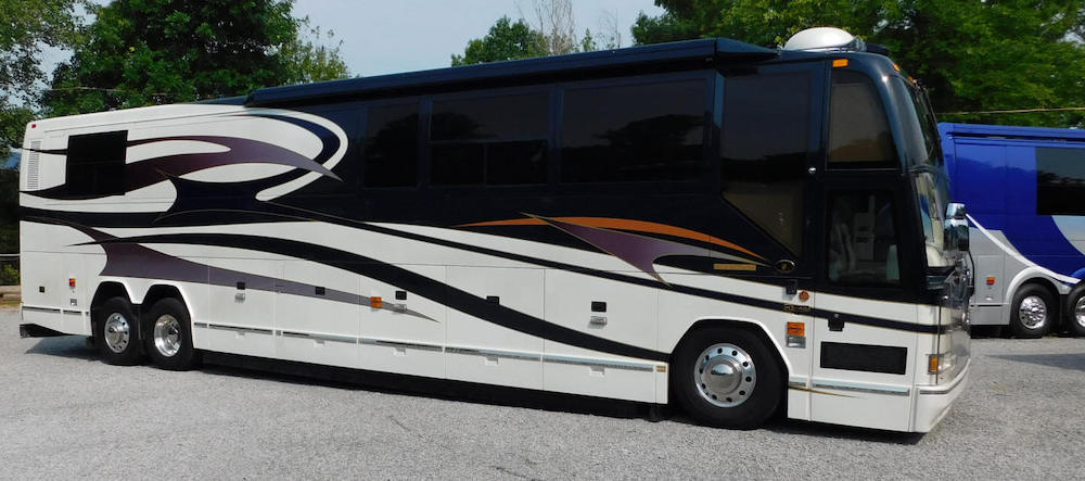 2002 Prevost Featherlite H3-45 For Sale