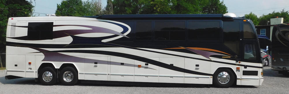2002 Prevost Featherlite H3-45 For Sale