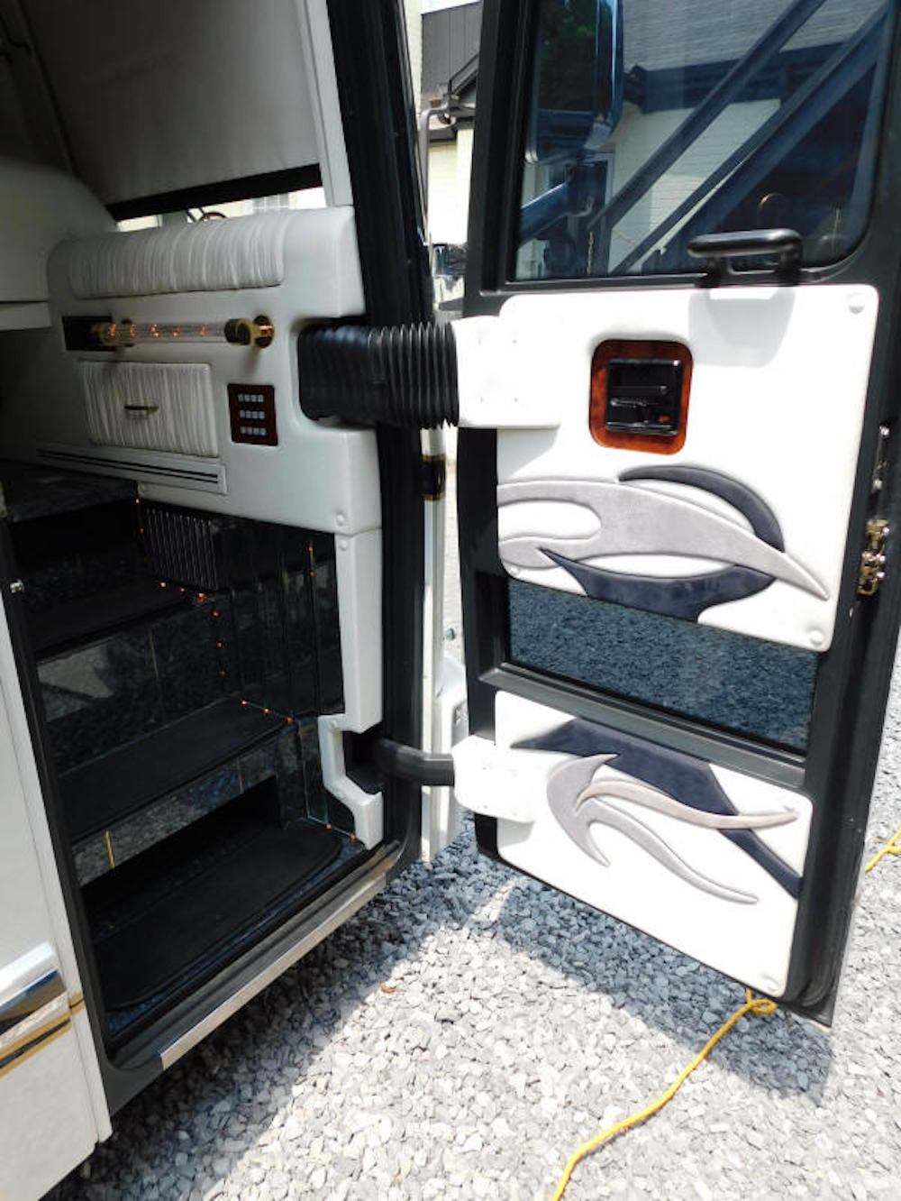 2002 Prevost Featherlite H3-45 For Sale