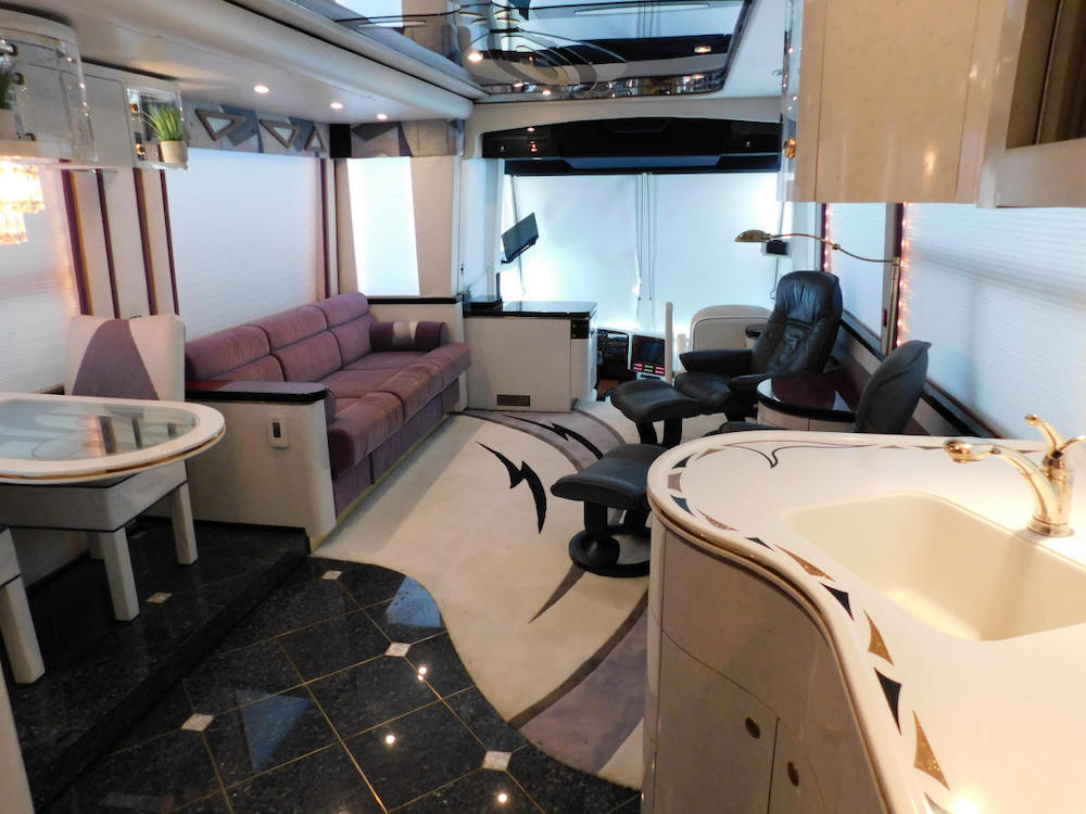 2002 Prevost Featherlite H3-45 For Sale