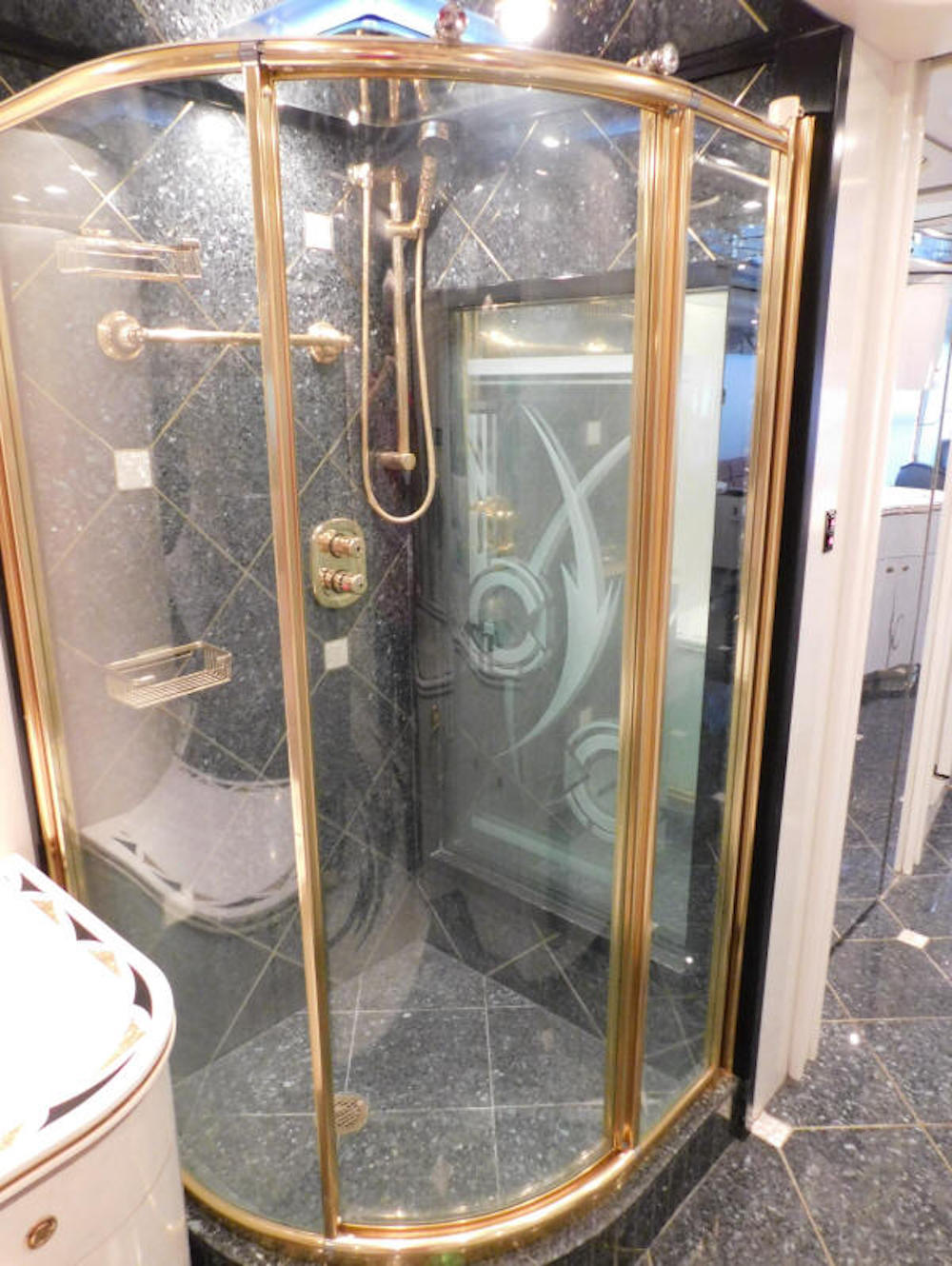 2002 Prevost Featherlite H3-45 For Sale