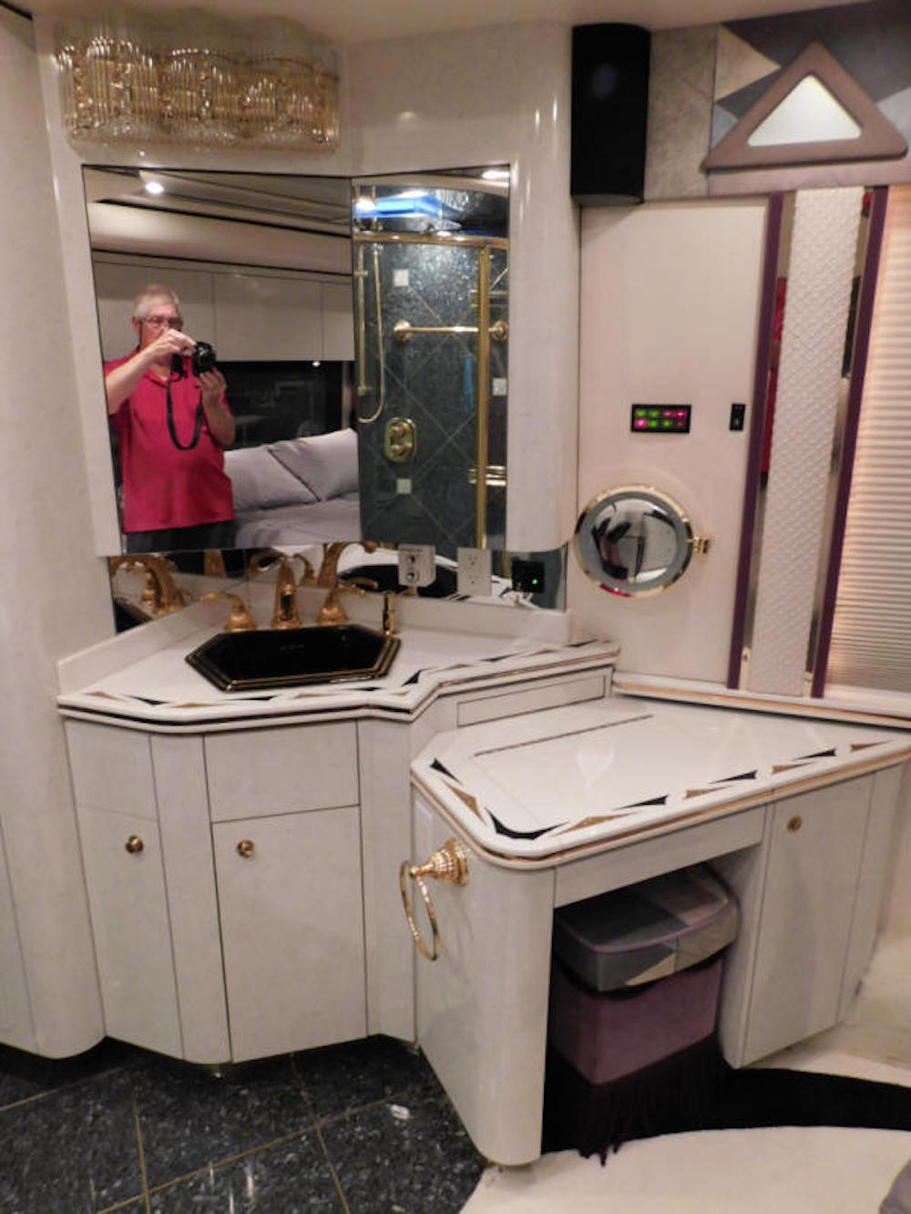 2002 Prevost Featherlite H3-45 For Sale