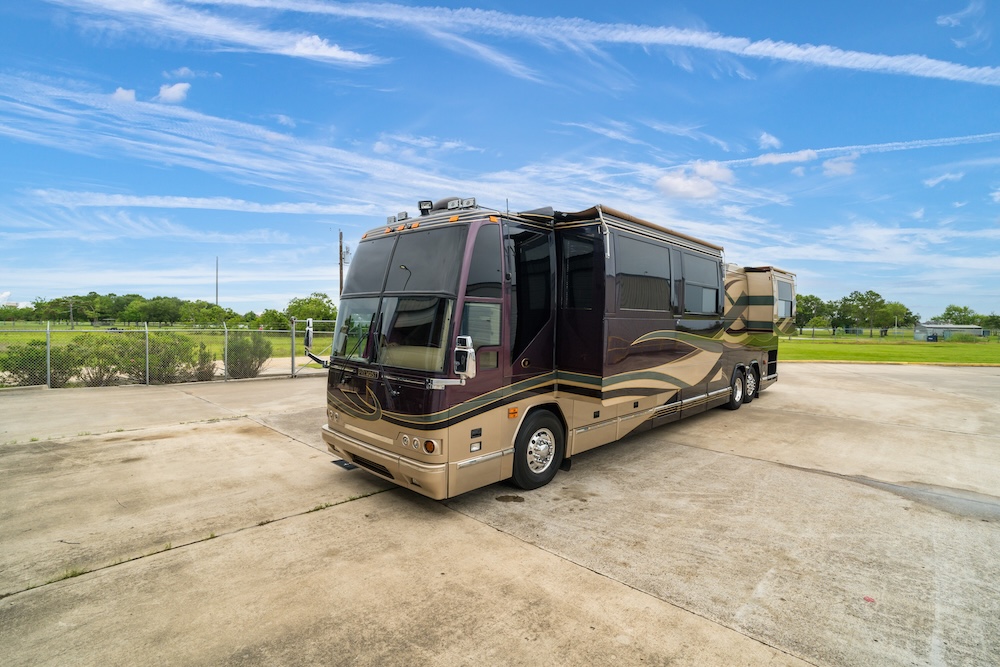2002 Prevost Featherlite H3-45 For Sale