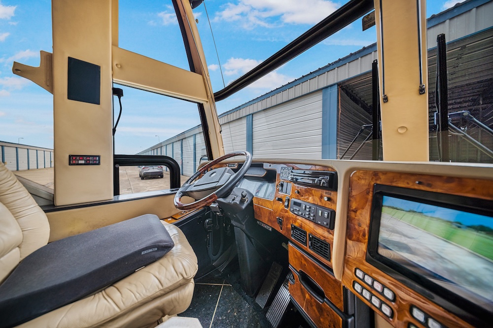 2002 Prevost Featherlite H3-45 For Sale