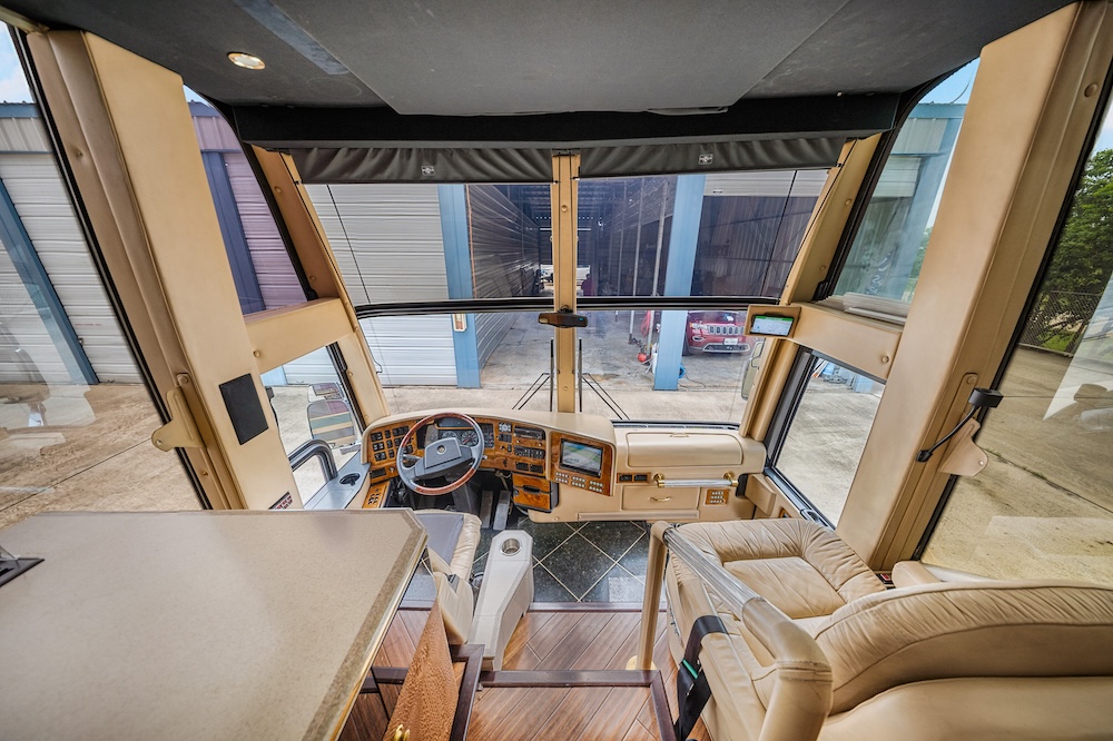 2002 Prevost Featherlite H3-45 For Sale