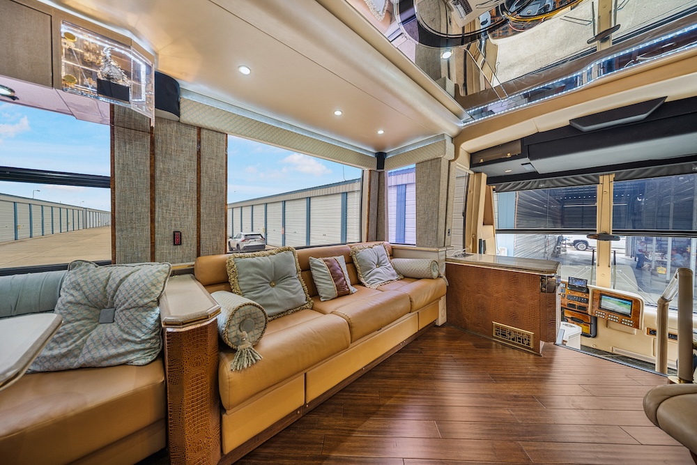 2002 Prevost Featherlite H3-45 For Sale