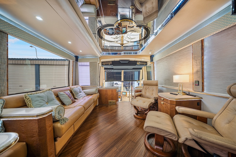 2002 Prevost Featherlite H3-45 For Sale