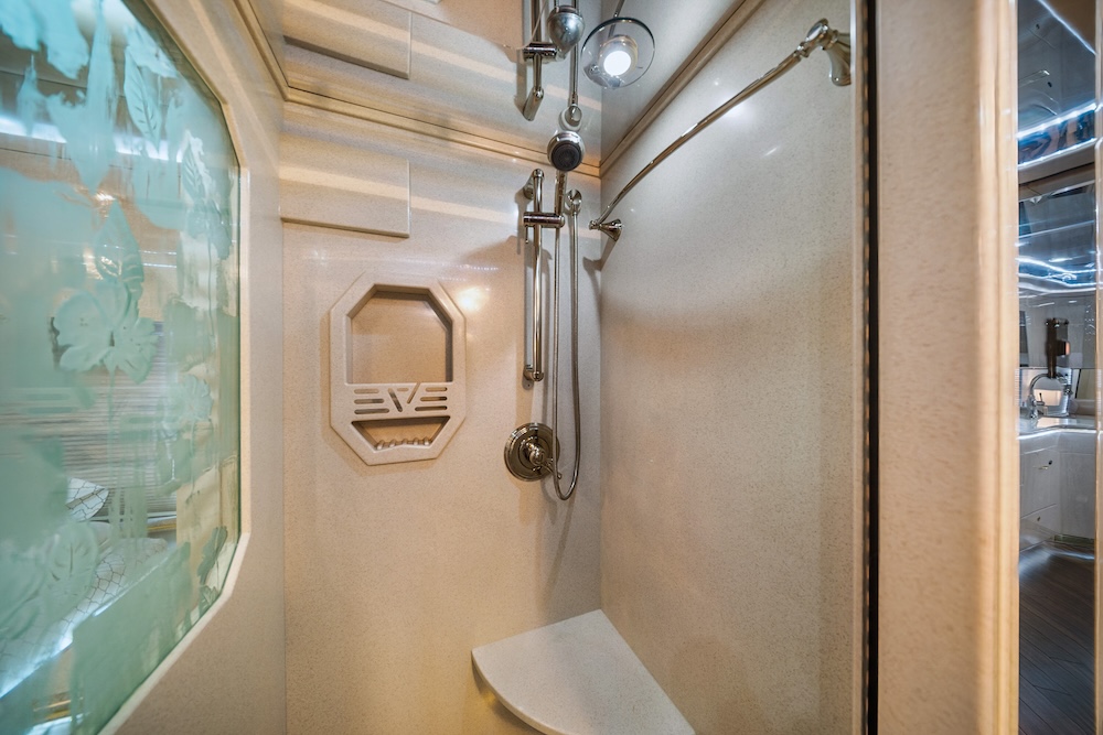 2002 Prevost Featherlite H3-45 For Sale