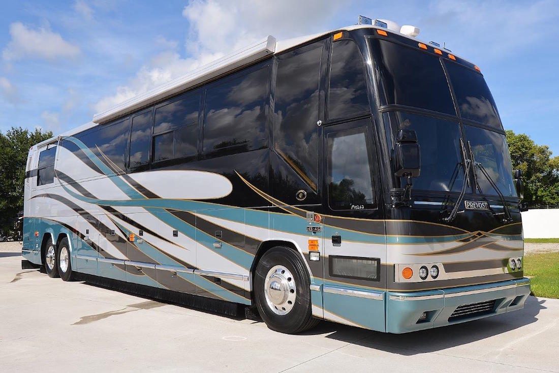 2002 Prevost Featherlite H3-45 For Sale