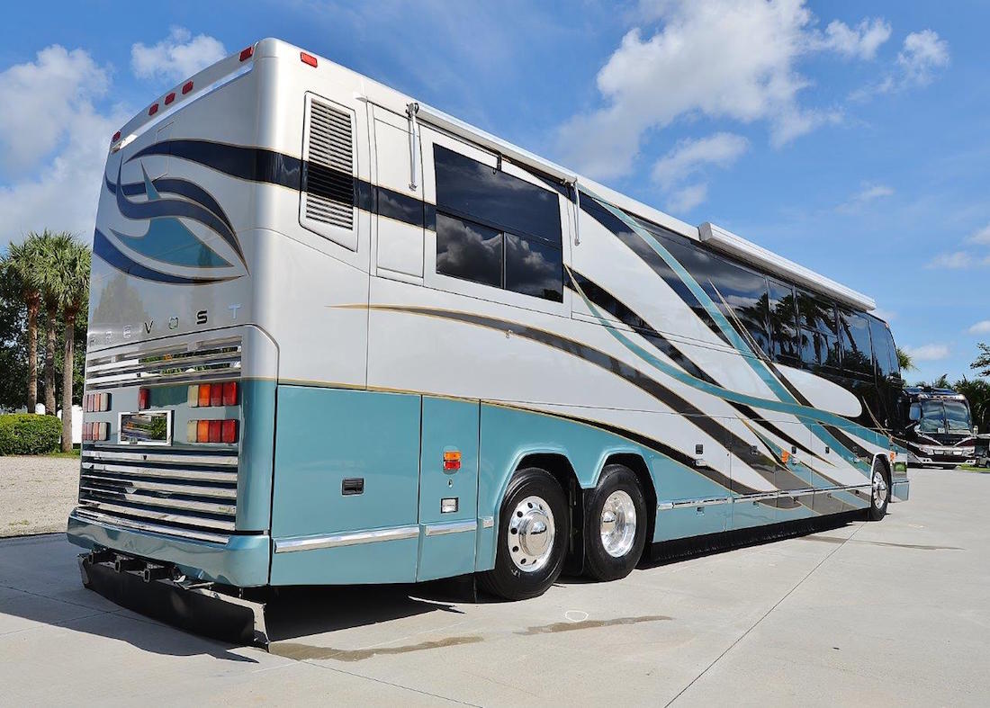 2002 Prevost Featherlite H3-45 For Sale