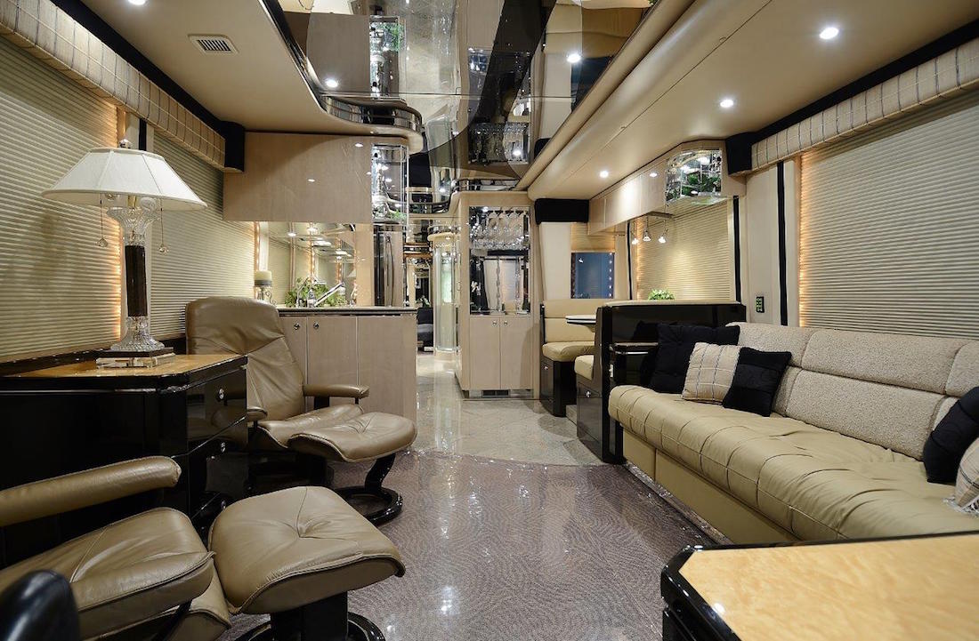 2002 Prevost Featherlite H3-45 For Sale