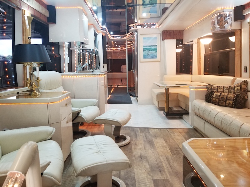 2002 Prevost Featherlite H3-45 For Sale