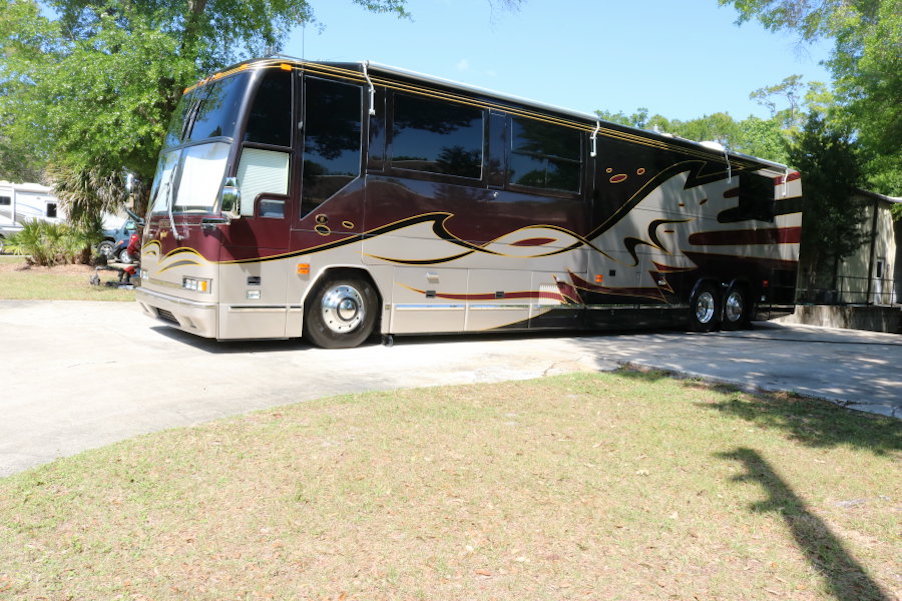 2002 Prevost Featherlite H3-45 For Sale